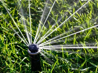 Lawn-Watering-Sprays-Water-spray-sprinkler-irrigation